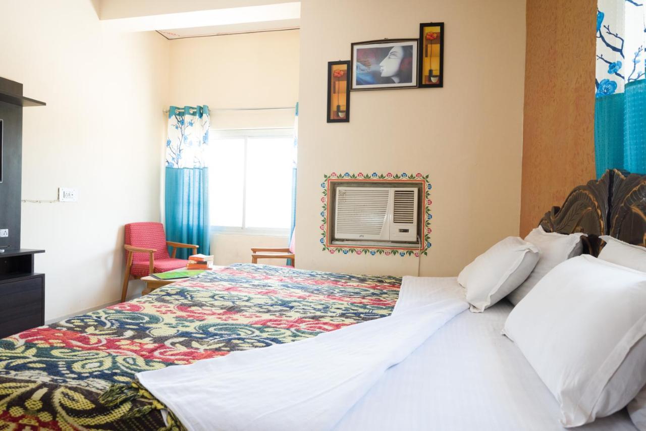 Hotel Prem Villas Pushkar Bagian luar foto