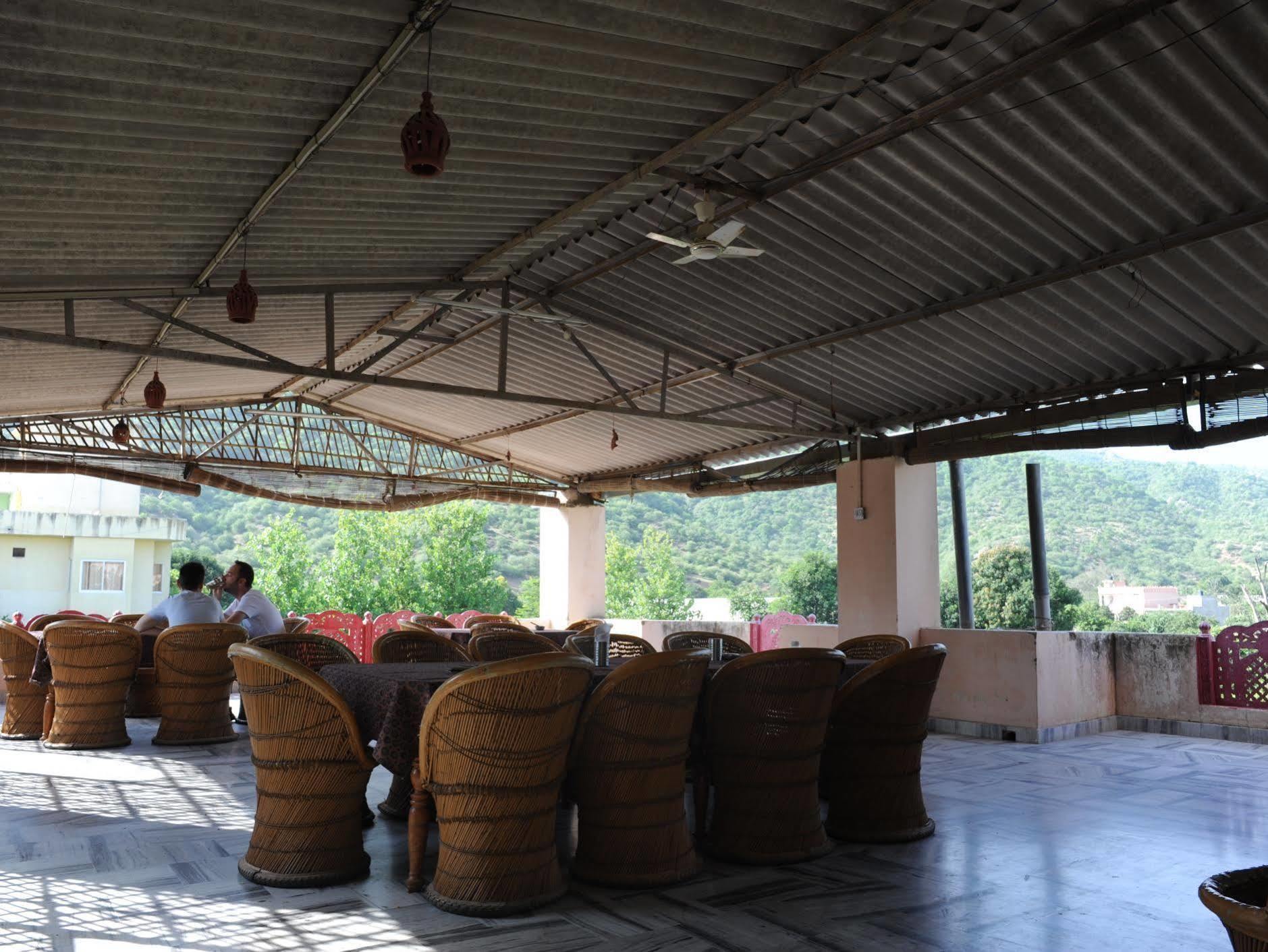 Hotel Prem Villas Pushkar Bagian luar foto